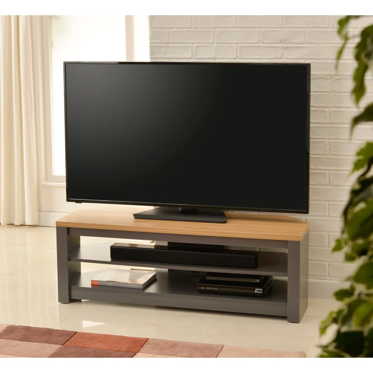 Wildes TV Stand